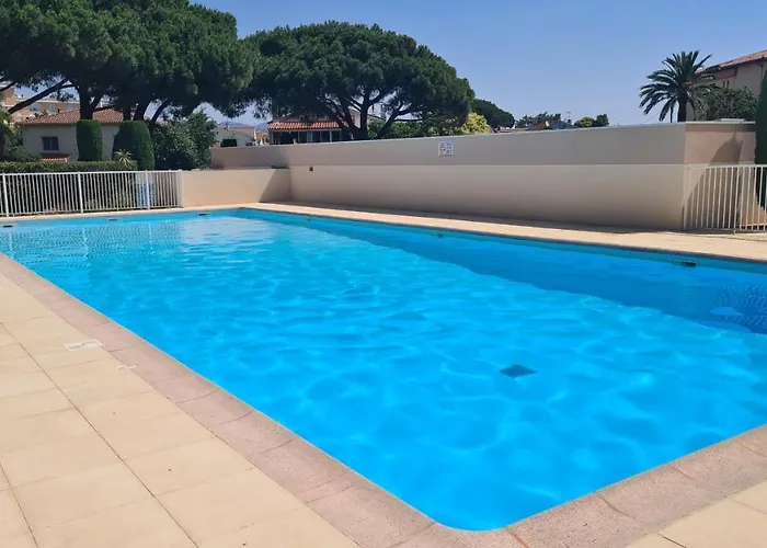 T2 Dans Une Jolie Residence Arboree De Frejus
